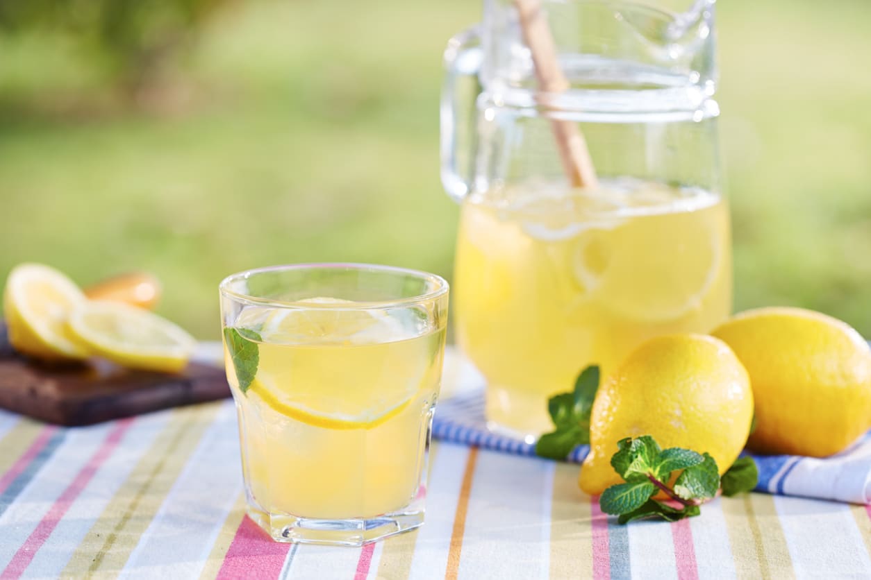 boire du jus de citron